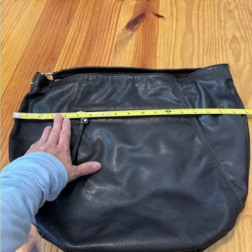 Liz Claiborne Black Leather Shoulder Bucket Handbag Hobo